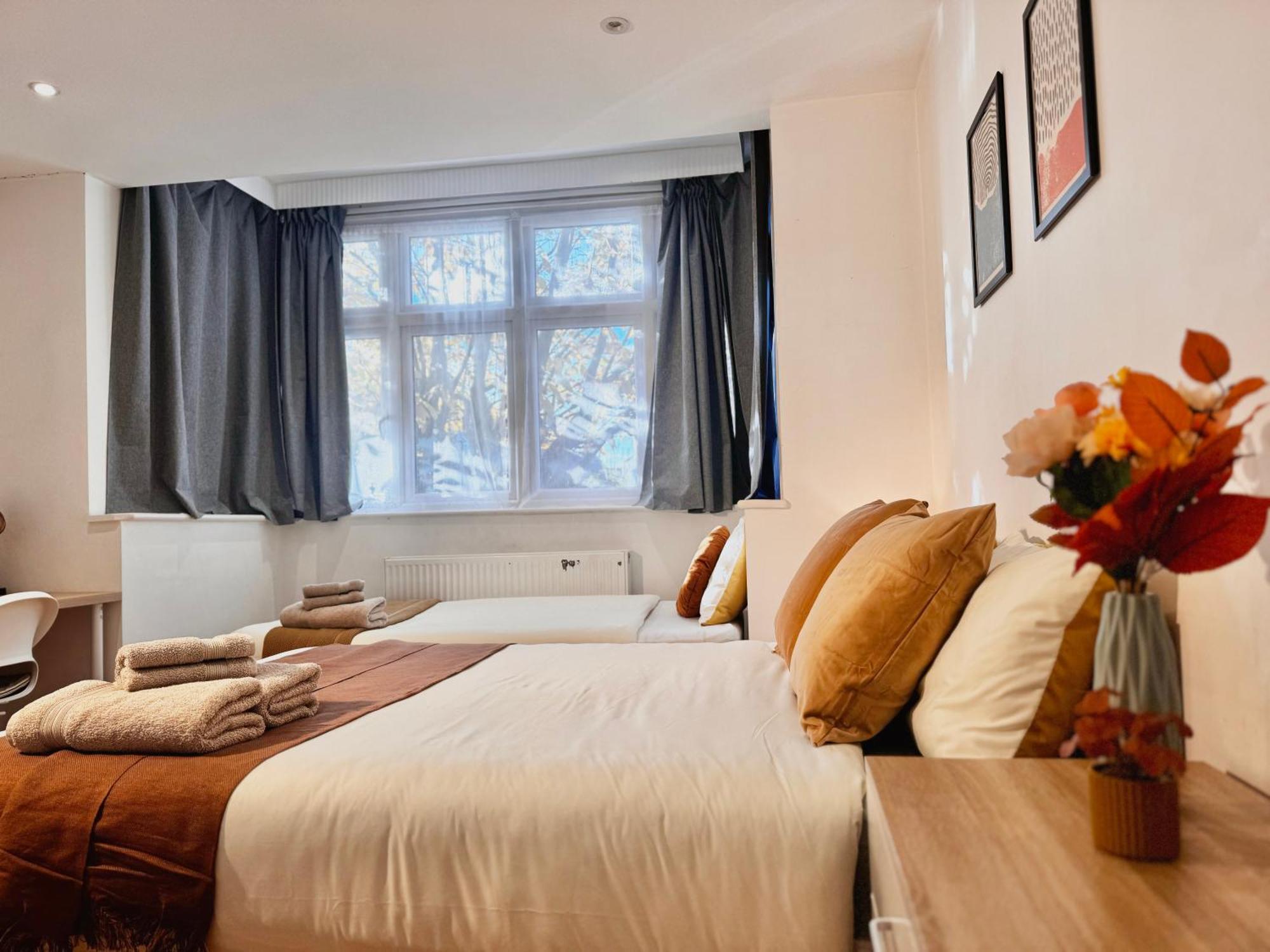 En-Suites With Free Parking 30Min To Central London Exterior photo