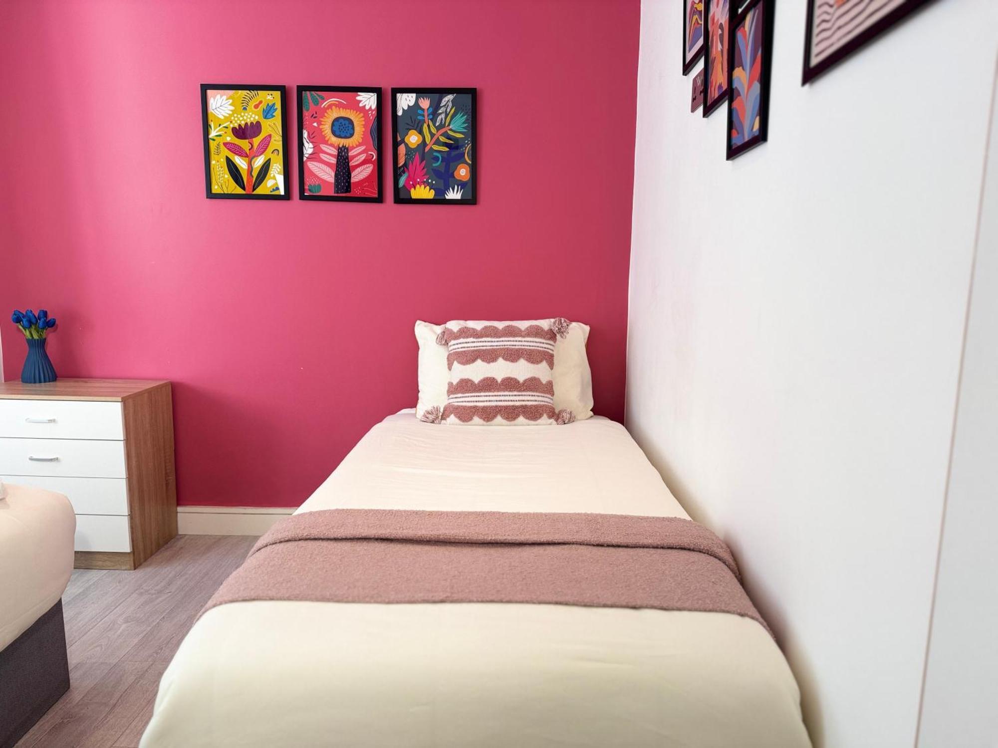 En-Suites With Free Parking 30Min To Central London Exterior photo