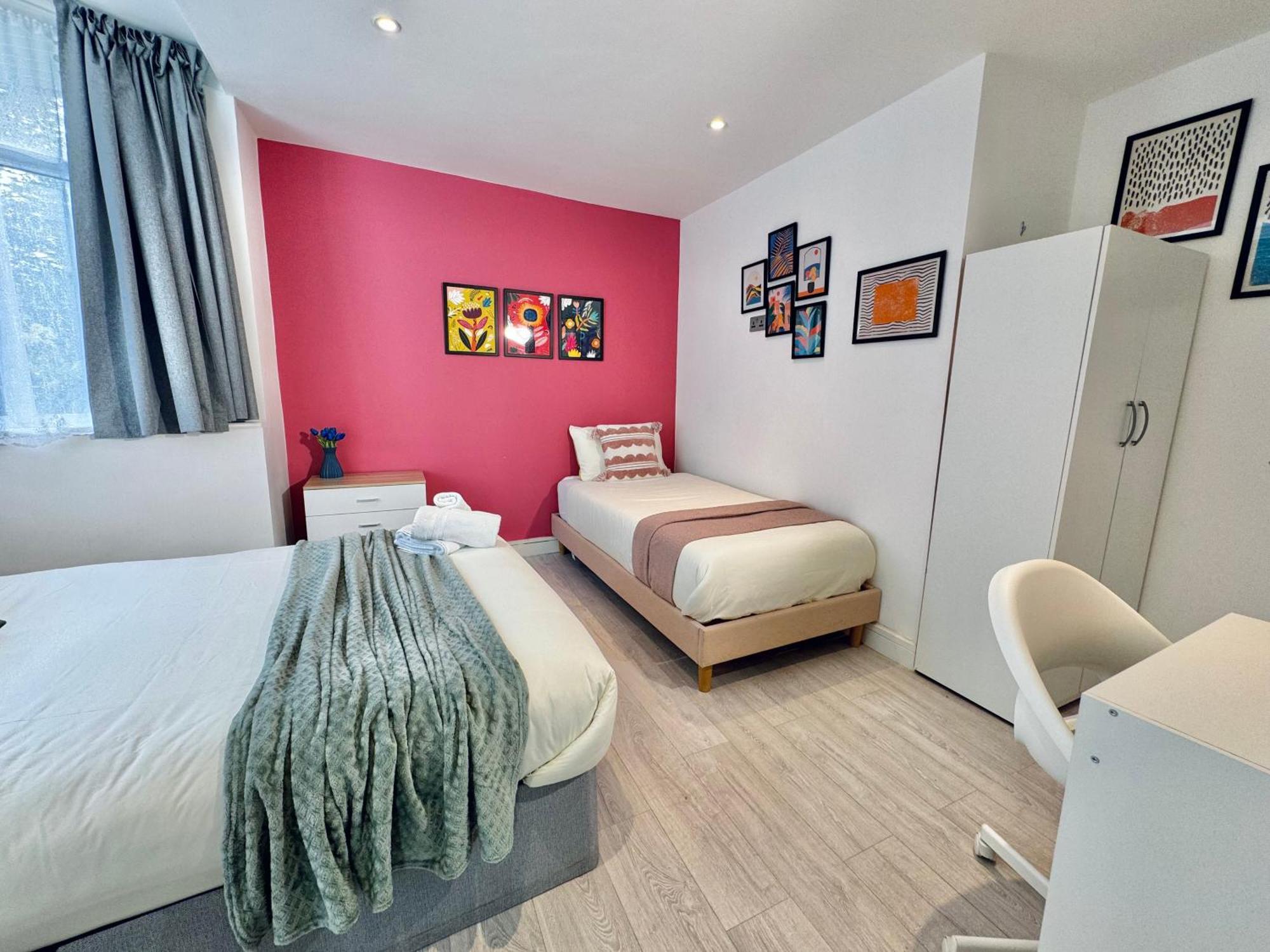 En-Suites With Free Parking 30Min To Central London Exterior photo