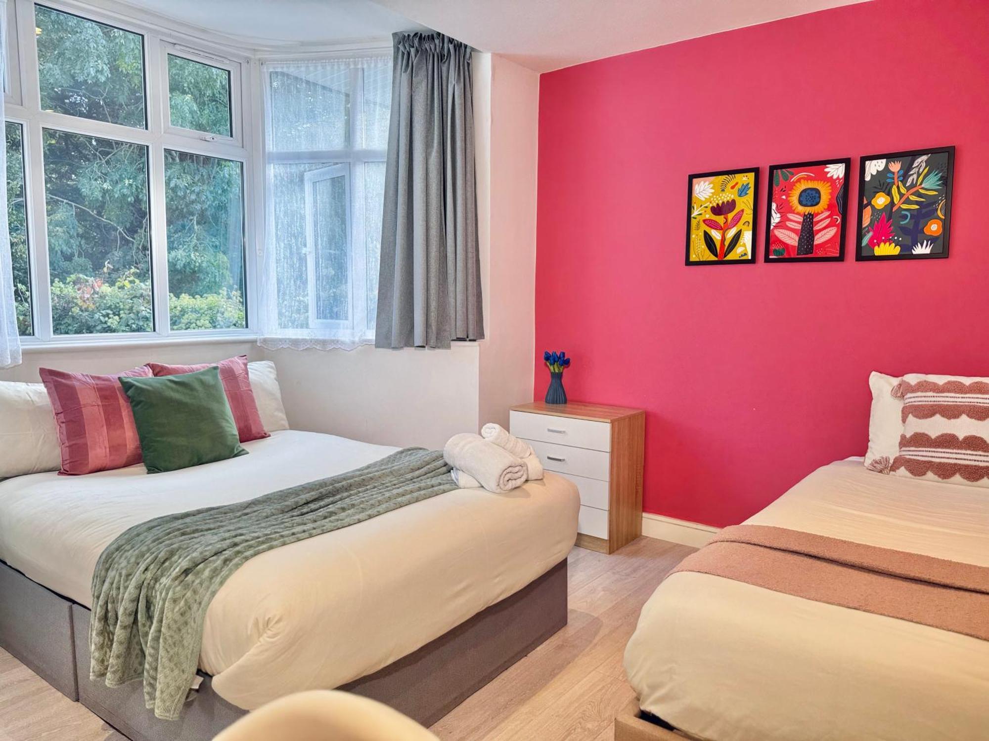 En-Suites With Free Parking 30Min To Central London Exterior photo