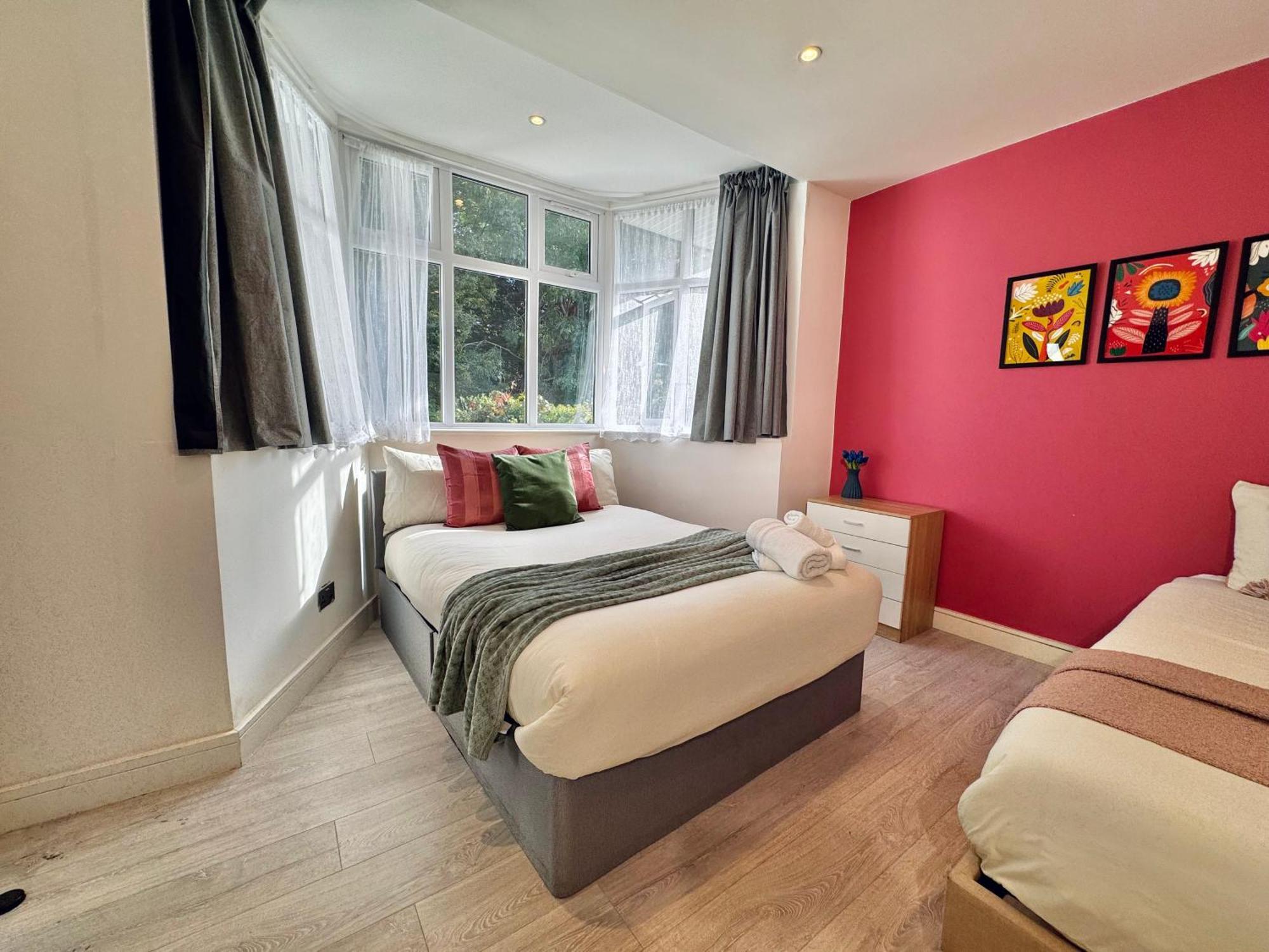En-Suites With Free Parking 30Min To Central London Exterior photo