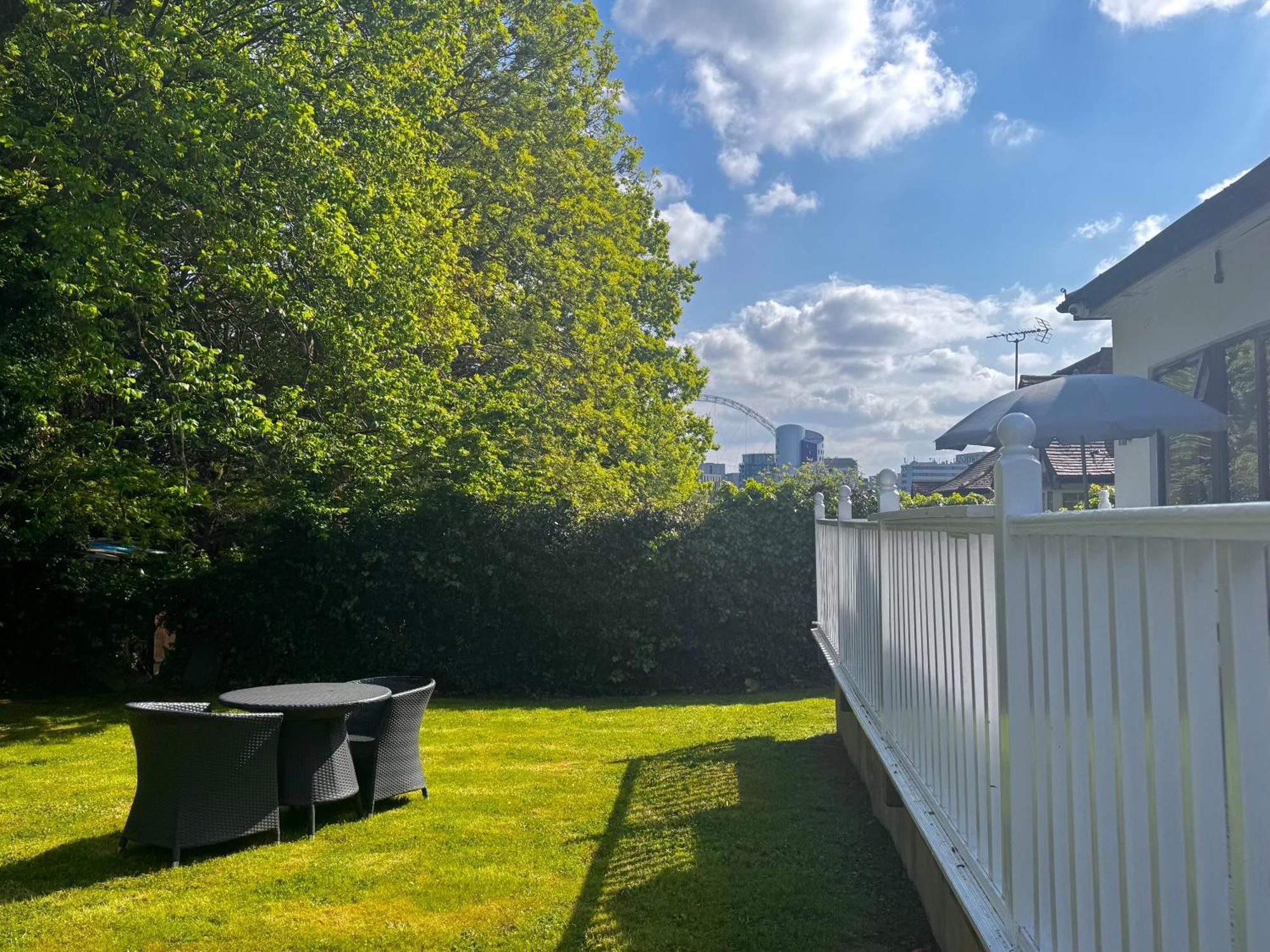 En-Suites With Free Parking 30Min To Central London Exterior photo